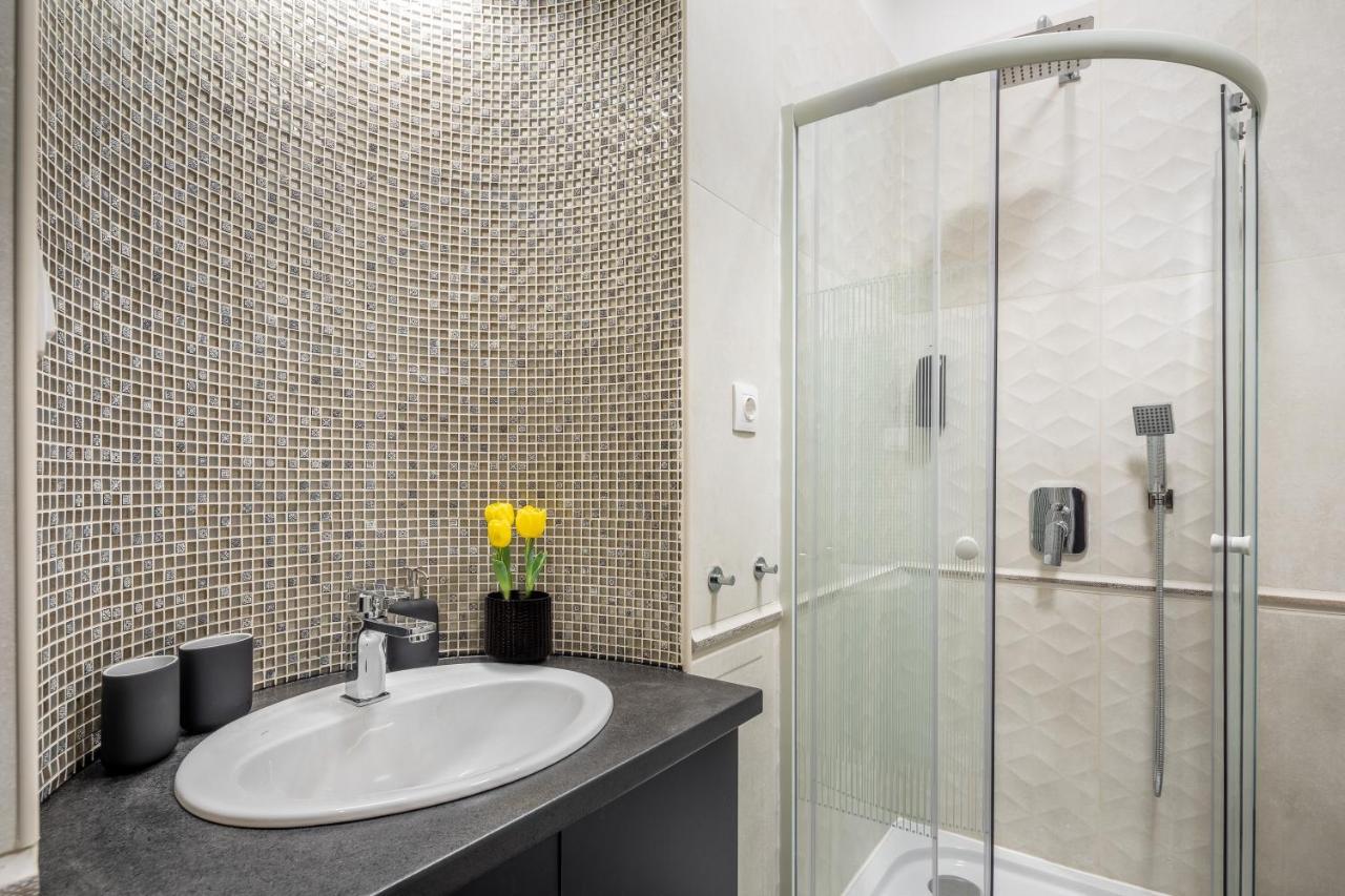 Stunning Apartment In The Hearth Of Budapest Budapeste Exterior foto
