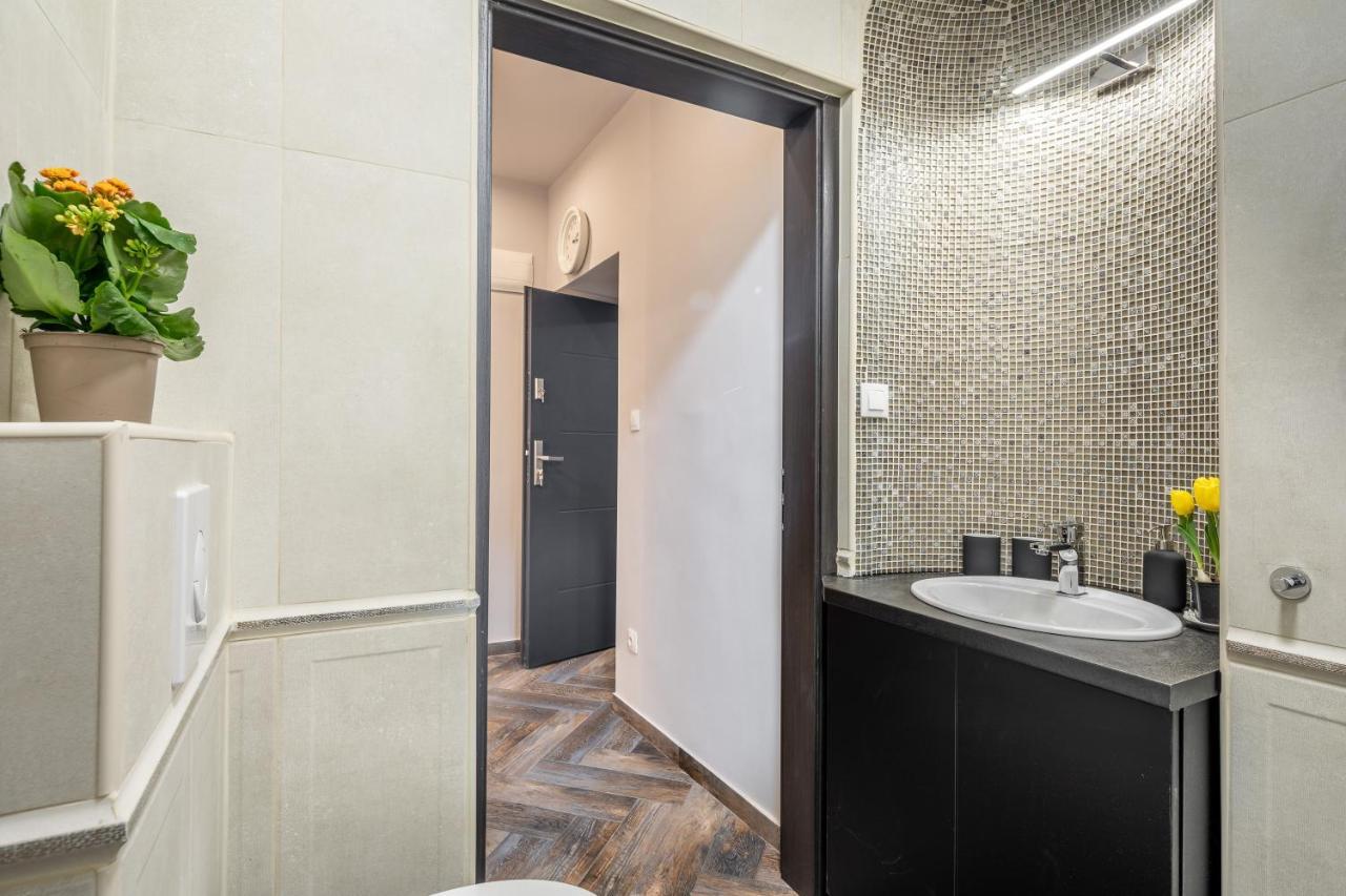 Stunning Apartment In The Hearth Of Budapest Budapeste Exterior foto